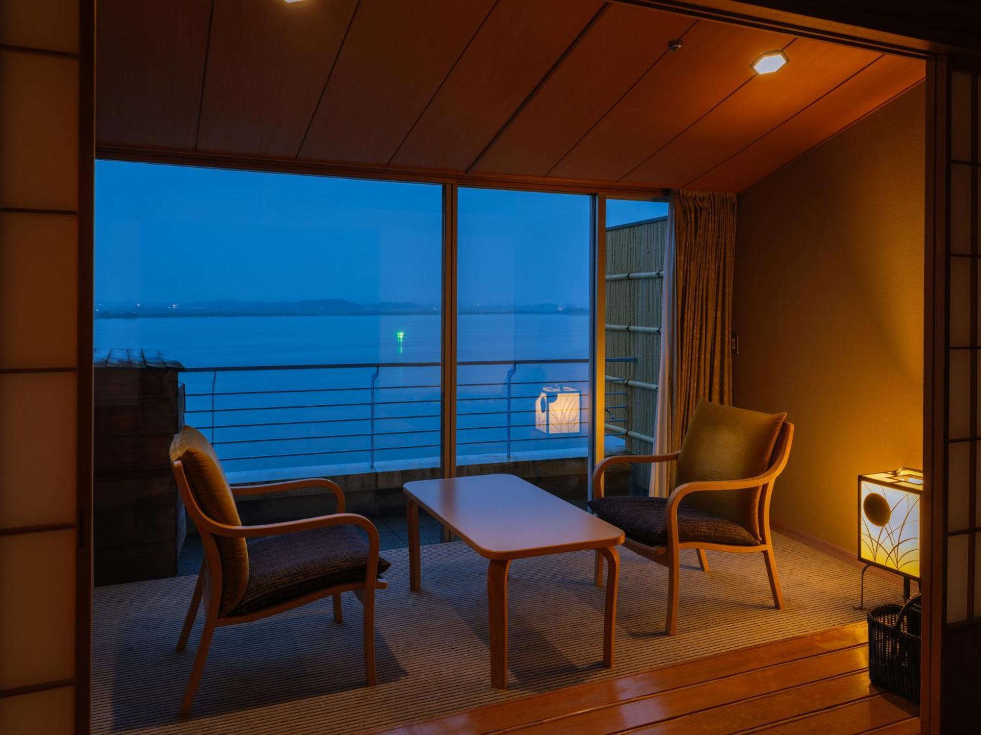 Apa Hotel & Resort Kaga Katayamazu Onsen Kasuikyo Экстерьер фото