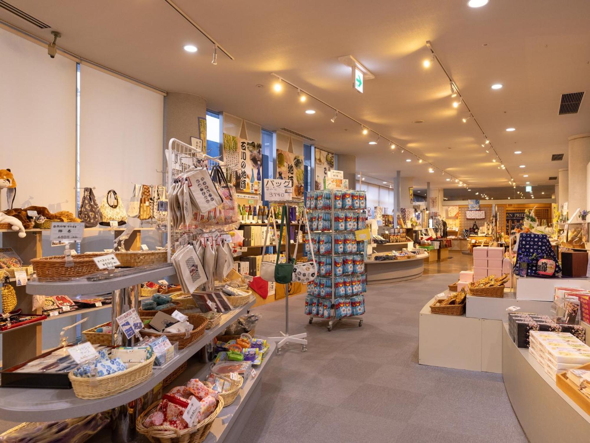 Apa Hotel & Resort Kaga Katayamazu Onsen Kasuikyo Экстерьер фото