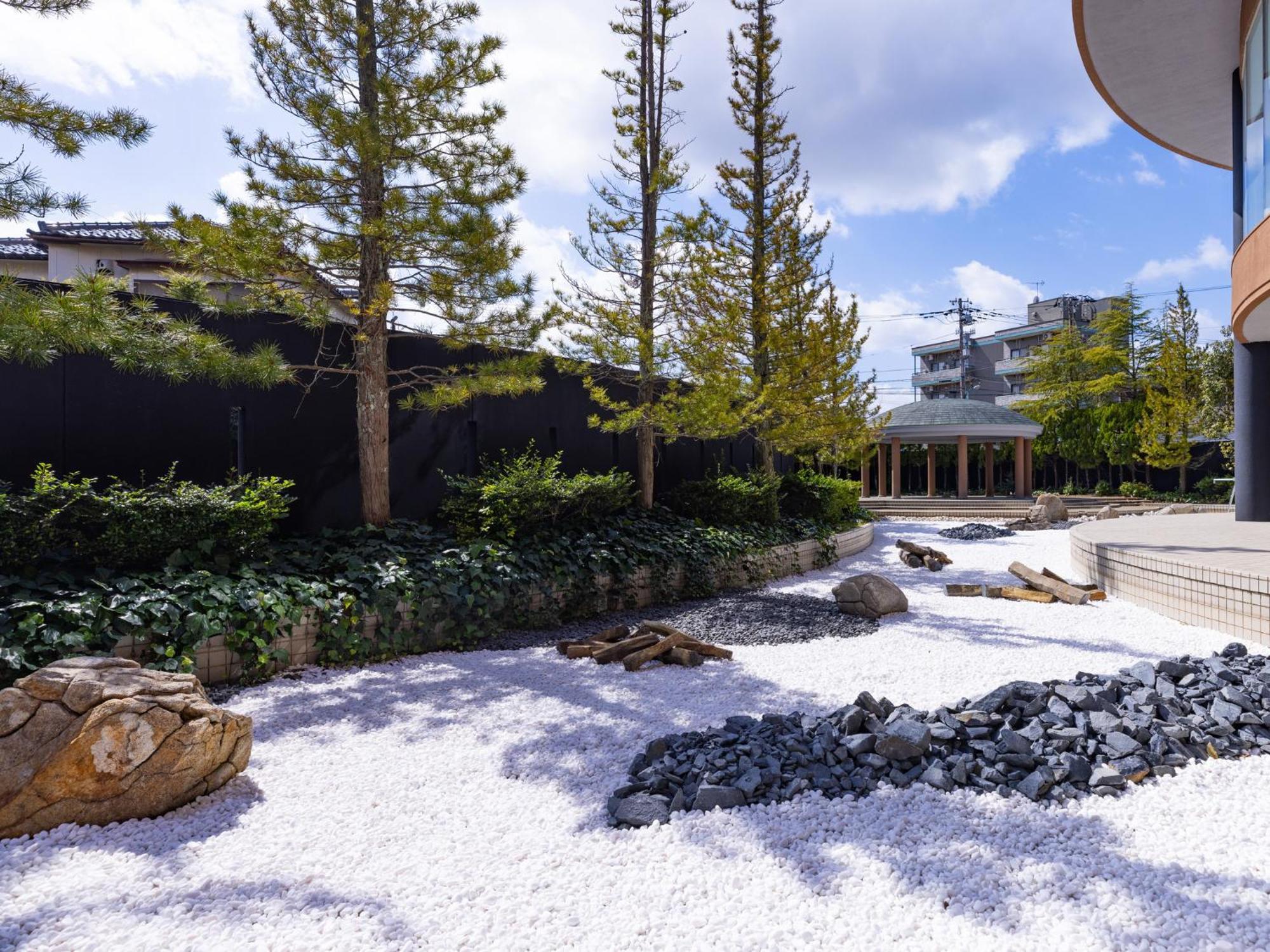 Apa Hotel & Resort Kaga Katayamazu Onsen Kasuikyo Экстерьер фото